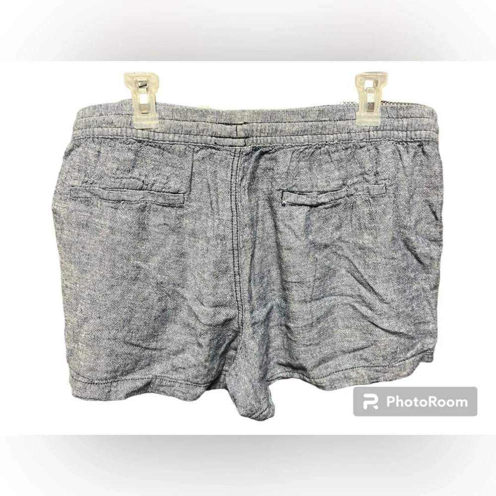 🎁 * Time and Tru Denim Blue Colored Linen/Rayon Blend Shorts w/ Pockets - Picture 2 of 3